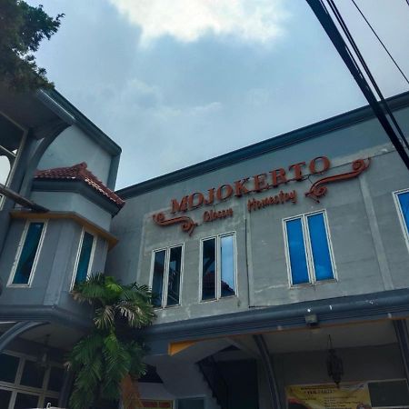 Mojokerto Classic Homestay Exterior foto
