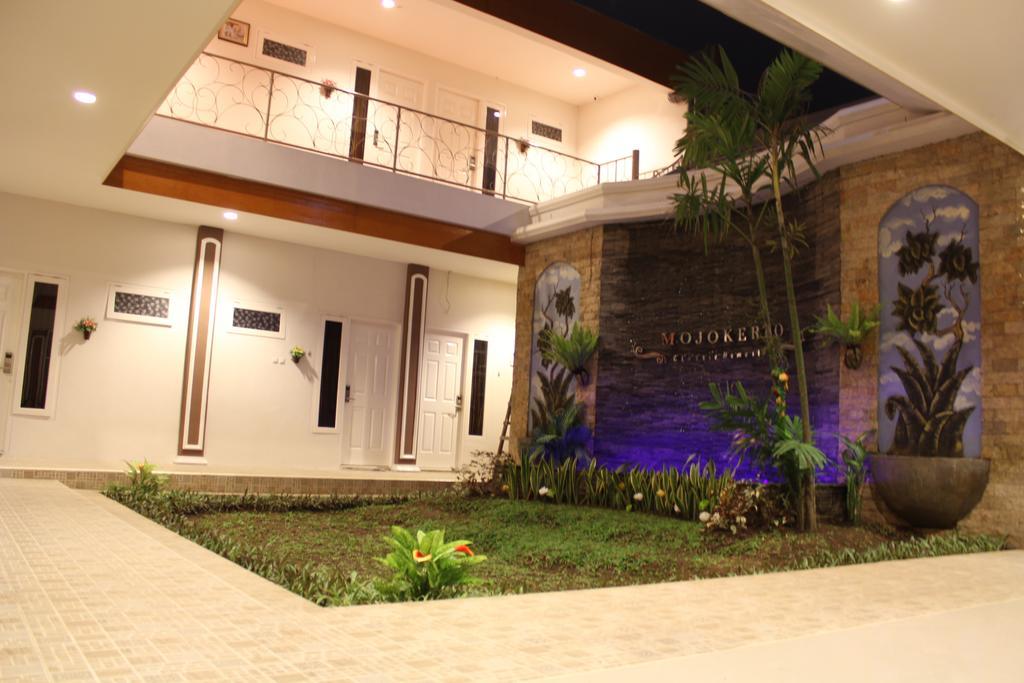 Mojokerto Classic Homestay Exterior foto